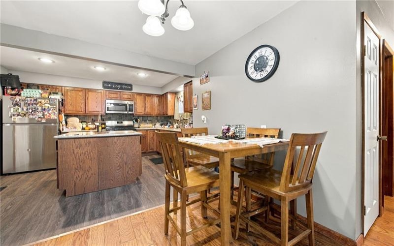 462 BARNEYS RUN ROAD, FREDERICKTOWN, 15333, 3 Bedroom Bedrooms, 8 Room Rooms,1.1 BathroomBathrooms,Residential,For Sale,BARNEYS RUN ROAD,1777218