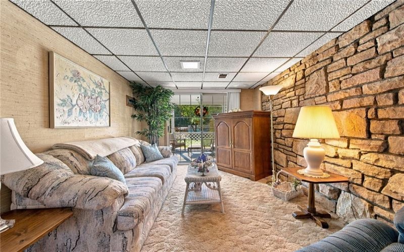 168 HAGUE LANE, UNIONTOWN, 15401, 3 Bedroom Bedrooms, 9 Room Rooms,2 BathroomBathrooms,Residential,For Sale,HAGUE LANE,1777223