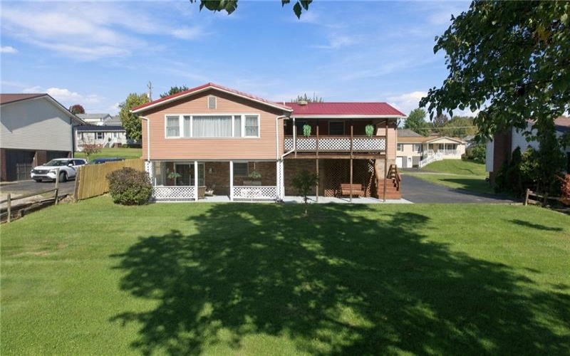 168 HAGUE LANE, UNIONTOWN, 15401, 3 Bedroom Bedrooms, 9 Room Rooms,2 BathroomBathrooms,Residential,For Sale,HAGUE LANE,1777223
