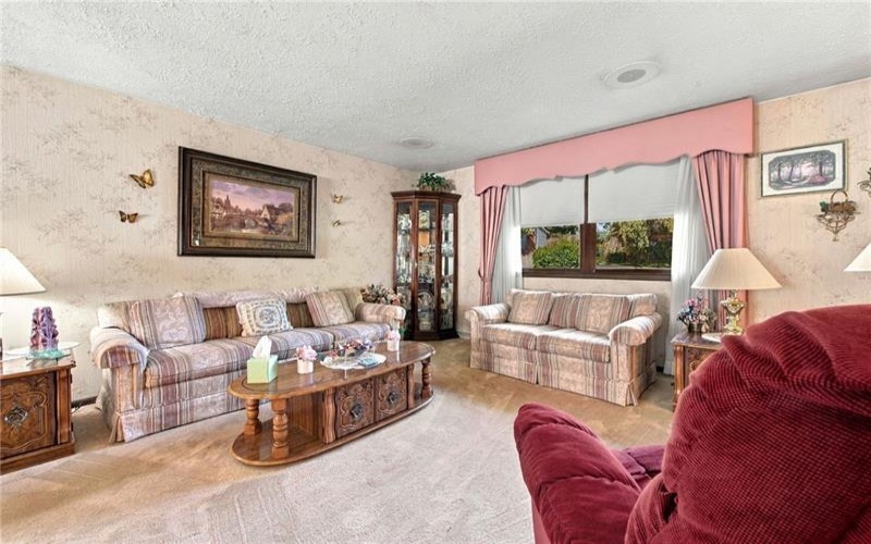 168 HAGUE LANE, UNIONTOWN, 15401, 3 Bedroom Bedrooms, 9 Room Rooms,2 BathroomBathrooms,Residential,For Sale,HAGUE LANE,1777223