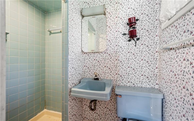 141 Marble Drive, McMurray, 15317, 4 Bedroom Bedrooms, 9 Room Rooms,3.1 BathroomBathrooms,Residential,For Sale,Marble Drive,1777863