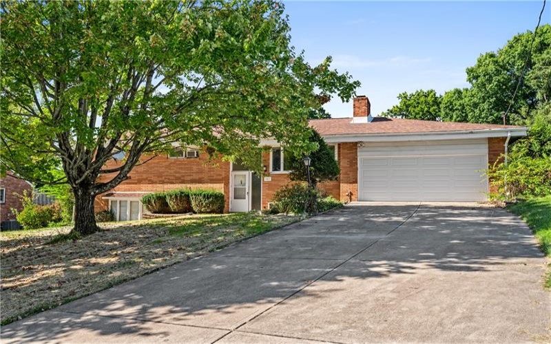 141 Marble Drive, McMurray, 15317, 4 Bedroom Bedrooms, 9 Room Rooms,3.1 BathroomBathrooms,Residential,For Sale,Marble Drive,1777863