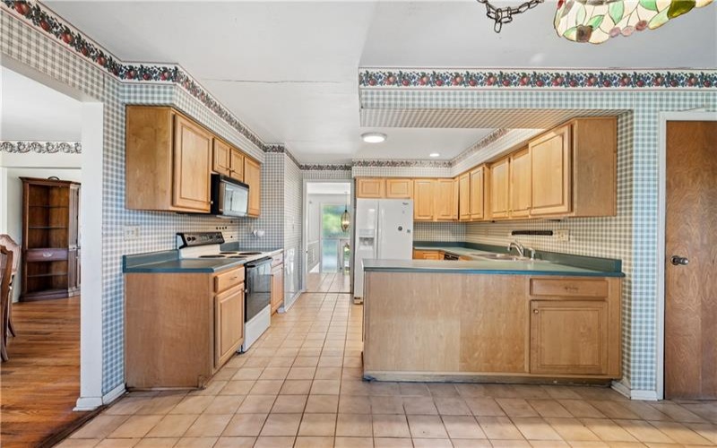 141 Marble Drive, McMurray, 15317, 4 Bedroom Bedrooms, 9 Room Rooms,3.1 BathroomBathrooms,Residential,For Sale,Marble Drive,1777863