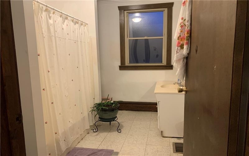 54 Wilson Ave, Uniontown, 15401, 6 Bedroom Bedrooms, 8 Room Rooms,2.2 BathroomBathrooms,Residential,For Sale,Wilson Ave,1777986