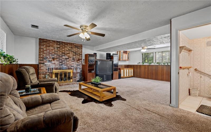 467 Hunting Creek Rd, Canonsburg, 15317, 3 Bedroom Bedrooms, ,3 BathroomBathrooms,Residential,For Sale,Hunting Creek Rd,1764234