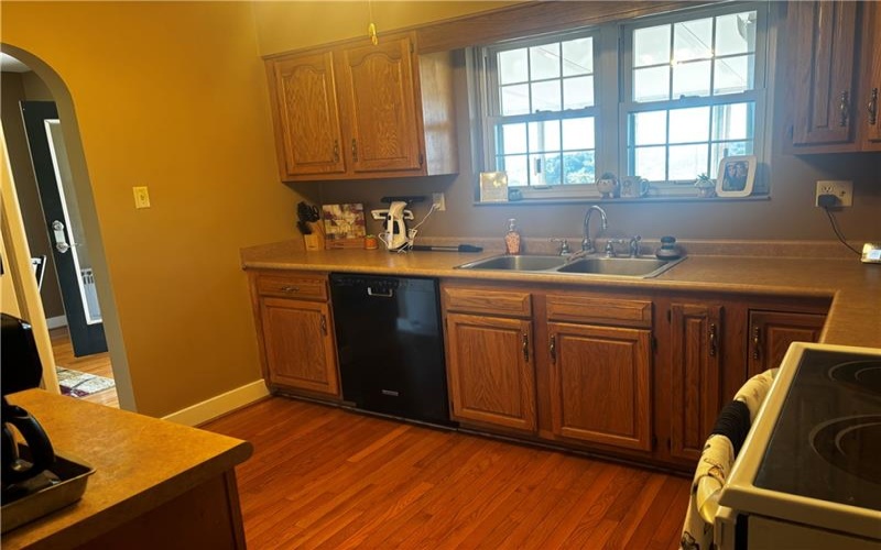 68 Redwood Ave, Uniontown, 15401, 3 Bedroom Bedrooms, 9 Room Rooms,2 BathroomBathrooms,Residential,For Sale,Redwood Ave,1778117