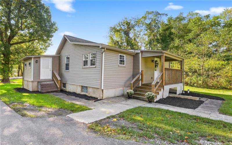 160 Starlite Road, Lemont Furnace, 15456, 2 Bedroom Bedrooms, 5 Room Rooms,2 BathroomBathrooms,Residential,For Sale,Starlite Road,1774479