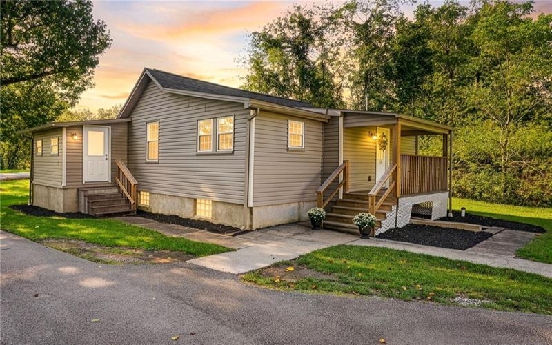 160 Starlite Road, Lemont Furnace, 15456, 2 Bedroom Bedrooms, 5 Room Rooms,2 BathroomBathrooms,Residential,For Sale,Starlite Road,1774479