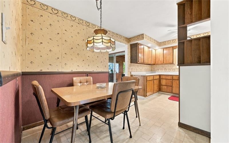 121 Oak Hill Dr, Washington, 15301, 3 Bedroom Bedrooms, 9 Room Rooms,2 BathroomBathrooms,Residential,For Sale,Oak Hill Dr,1777772