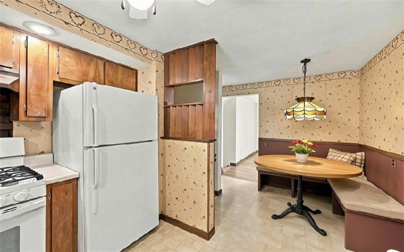 121 Oak Hill Dr, Washington, 15301, 3 Bedroom Bedrooms, 9 Room Rooms,2 BathroomBathrooms,Residential,For Sale,Oak Hill Dr,1777772