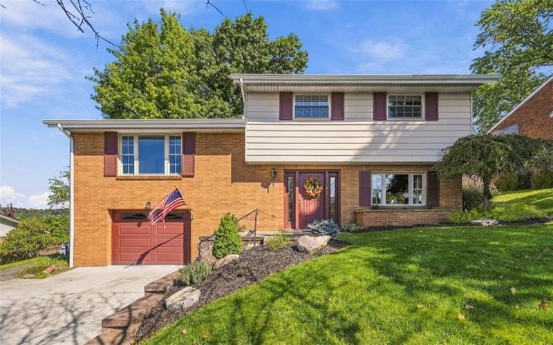 121 Oak Hill Dr, Washington, 15301, 3 Bedroom Bedrooms, 9 Room Rooms,2 BathroomBathrooms,Residential,For Sale,Oak Hill Dr,1777772