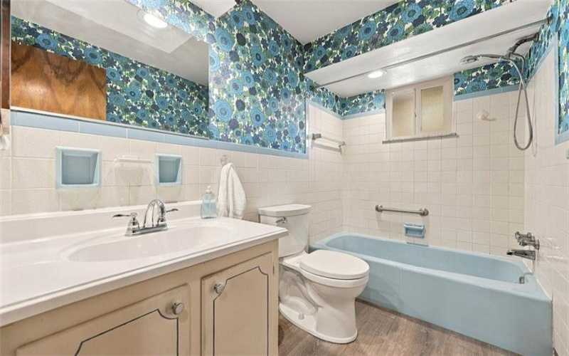 121 Oak Hill Dr, Washington, 15301, 3 Bedroom Bedrooms, 9 Room Rooms,2 BathroomBathrooms,Residential,For Sale,Oak Hill Dr,1777772