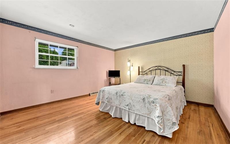 121 Oak Hill Dr, Washington, 15301, 3 Bedroom Bedrooms, 9 Room Rooms,2 BathroomBathrooms,Residential,For Sale,Oak Hill Dr,1777772
