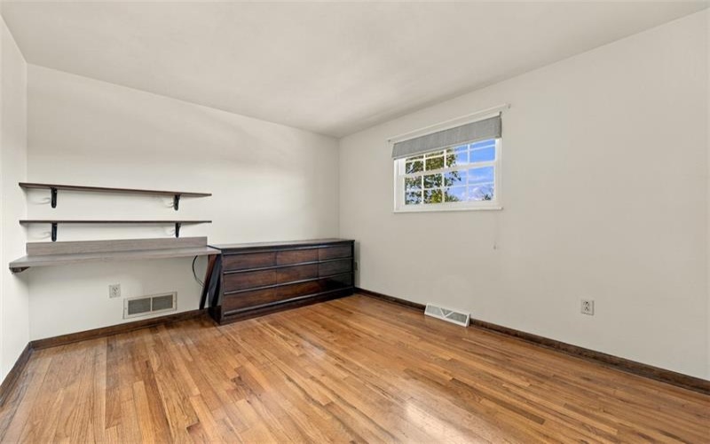 121 Oak Hill Dr, Washington, 15301, 3 Bedroom Bedrooms, 9 Room Rooms,2 BathroomBathrooms,Residential,For Sale,Oak Hill Dr,1777772