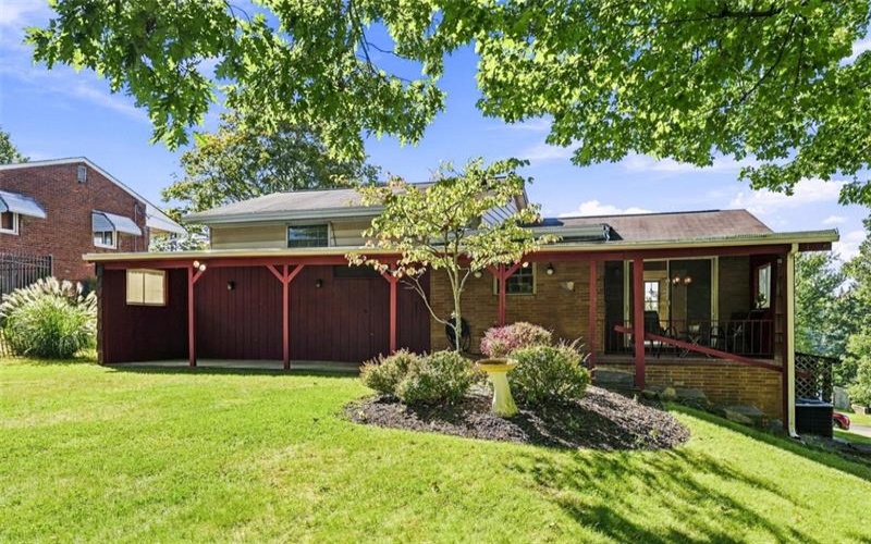 121 Oak Hill Dr, Washington, 15301, 3 Bedroom Bedrooms, 9 Room Rooms,2 BathroomBathrooms,Residential,For Sale,Oak Hill Dr,1777772
