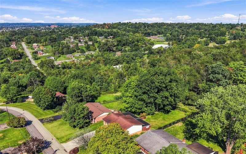 121 Oak Hill Dr, Washington, 15301, 3 Bedroom Bedrooms, 9 Room Rooms,2 BathroomBathrooms,Residential,For Sale,Oak Hill Dr,1777772