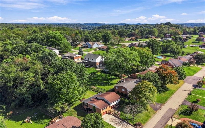 121 Oak Hill Dr, Washington, 15301, 3 Bedroom Bedrooms, 9 Room Rooms,2 BathroomBathrooms,Residential,For Sale,Oak Hill Dr,1777772