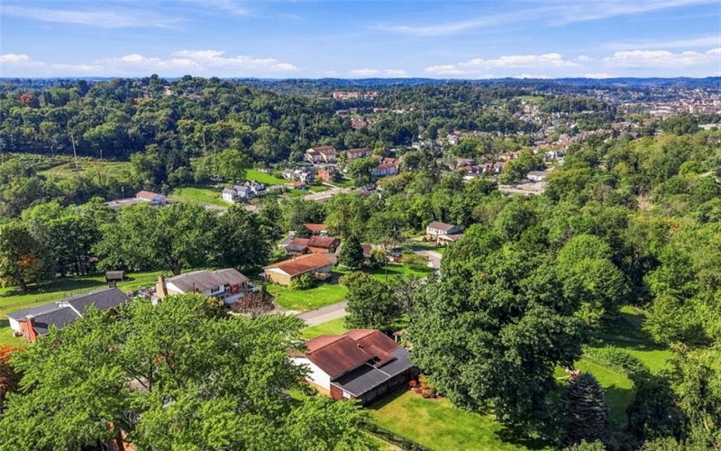 121 Oak Hill Dr, Washington, 15301, 3 Bedroom Bedrooms, 9 Room Rooms,2 BathroomBathrooms,Residential,For Sale,Oak Hill Dr,1777772