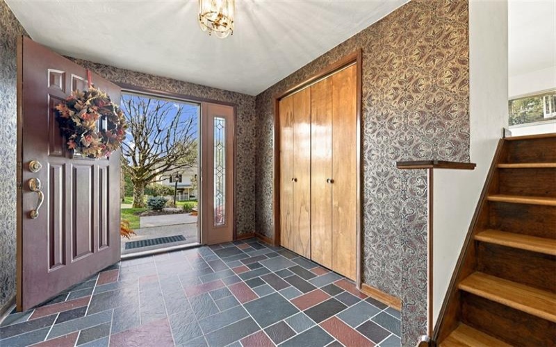 121 Oak Hill Dr, Washington, 15301, 3 Bedroom Bedrooms, 9 Room Rooms,2 BathroomBathrooms,Residential,For Sale,Oak Hill Dr,1777772