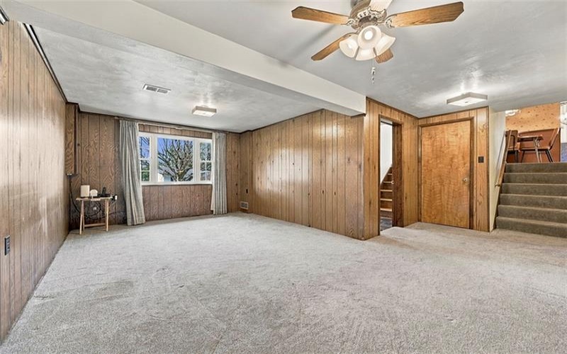 121 Oak Hill Dr, Washington, 15301, 3 Bedroom Bedrooms, 9 Room Rooms,2 BathroomBathrooms,Residential,For Sale,Oak Hill Dr,1777772