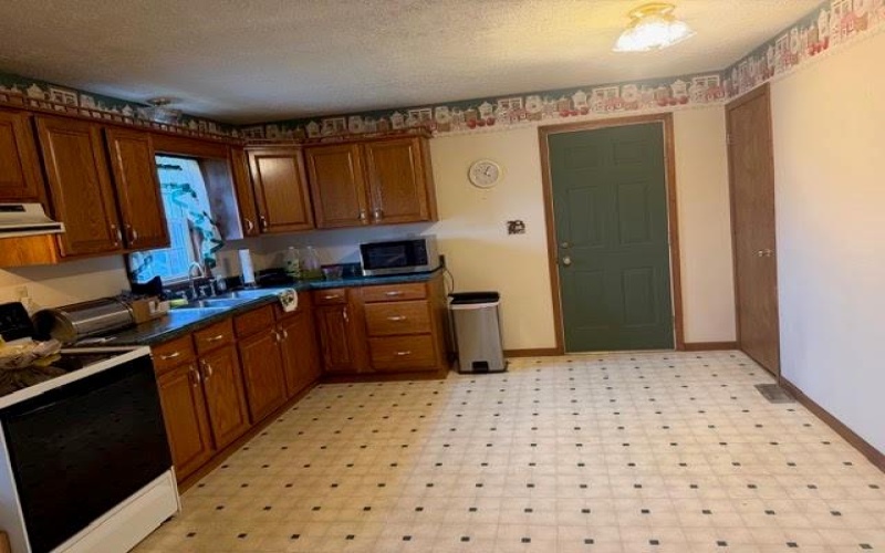 1409 Gun Club Rd, Uniontown, 15401, 2 Bedroom Bedrooms, ,1.1 BathroomBathrooms,Residential,For Sale,Gun Club Rd,1778245