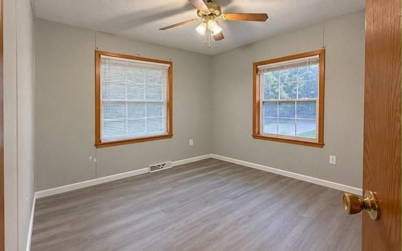 121 LOCUST STREET, JOHNSTOWN, 15909, 3 Bedroom Bedrooms, 8 Room Rooms,3 BathroomBathrooms,Residential,For Sale,LOCUST STREET,1777616