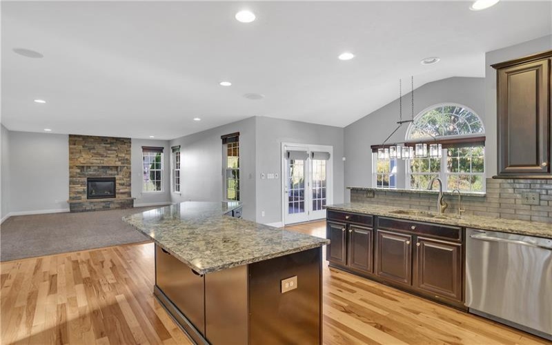 2084 Majestic Dr, Canonsburg, 15317, 4 Bedroom Bedrooms, ,3.1 BathroomBathrooms,Residential,For Sale,Majestic Dr,1778589