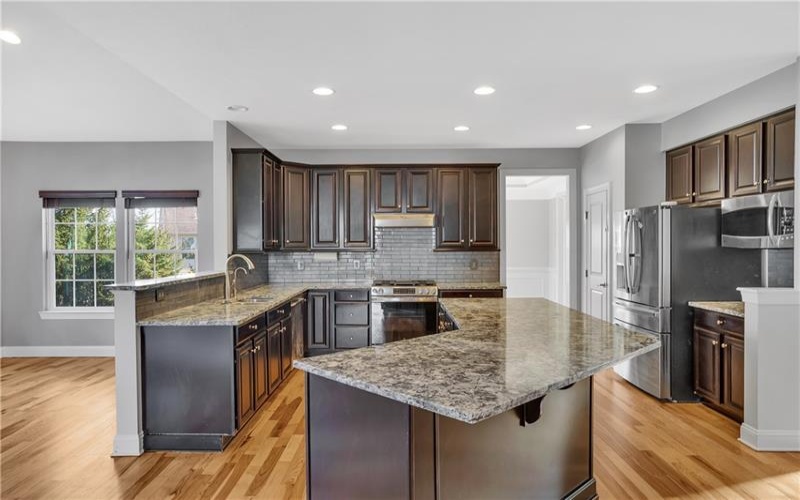 2084 Majestic Dr, Canonsburg, 15317, 4 Bedroom Bedrooms, ,3.1 BathroomBathrooms,Residential,For Sale,Majestic Dr,1778589