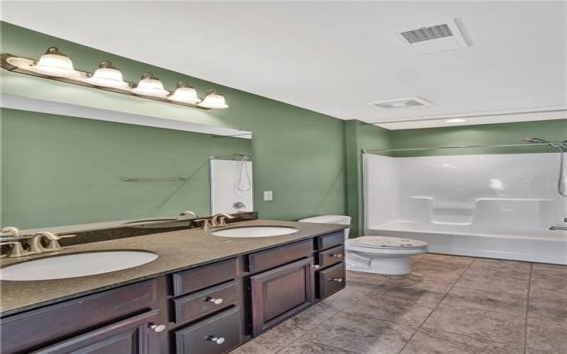 2084 Majestic Dr, Canonsburg, 15317, 4 Bedroom Bedrooms, ,3.1 BathroomBathrooms,Residential,For Sale,Majestic Dr,1778589