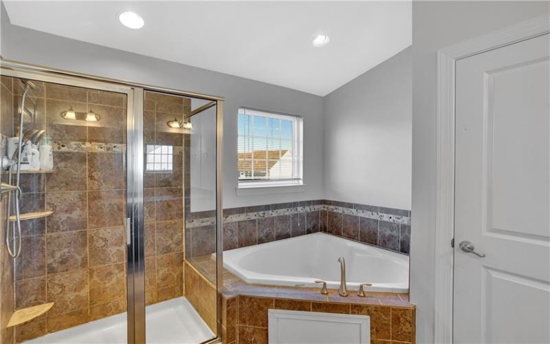 2084 Majestic Dr, Canonsburg, 15317, 4 Bedroom Bedrooms, ,3.1 BathroomBathrooms,Residential,For Sale,Majestic Dr,1778589