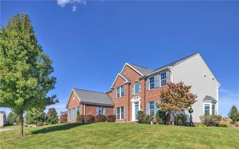 2084 Majestic Dr, Canonsburg, 15317, 4 Bedroom Bedrooms, ,3.1 BathroomBathrooms,Residential,For Sale,Majestic Dr,1778589