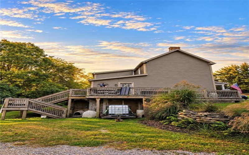 46 Chapel Hill Rd, Claysville, 15323, 4 Bedroom Bedrooms, 7 Room Rooms,3 BathroomBathrooms,Residential,For Sale,Chapel Hill Rd,1778610
