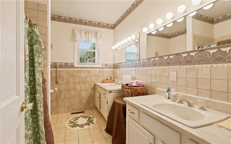 555 Blough Rd, Boswell, 15531, 3 Bedroom Bedrooms, ,3.1 BathroomBathrooms,Residential,For Sale,Blough Rd,1762270