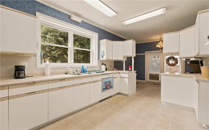 555 Blough Rd, Boswell, 15531, 3 Bedroom Bedrooms, ,3.1 BathroomBathrooms,Residential,For Sale,Blough Rd,1762270