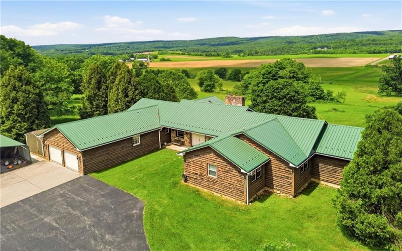 555 Blough Rd, Boswell, 15531, 3 Bedroom Bedrooms, ,3.1 BathroomBathrooms,Residential,For Sale,Blough Rd,1762270