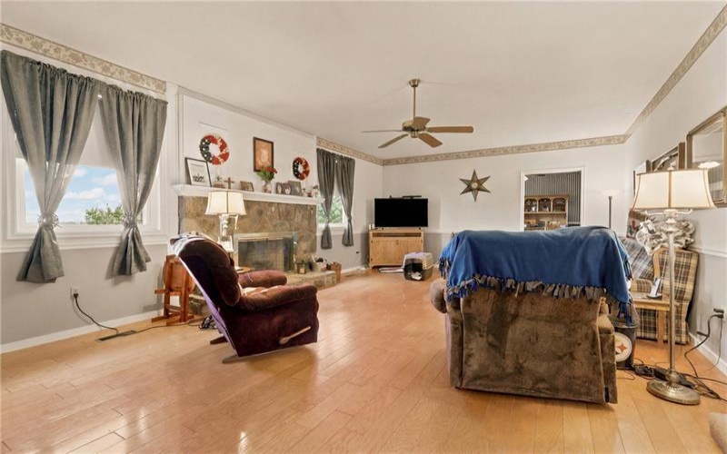555 Blough Rd, Boswell, 15531, 3 Bedroom Bedrooms, ,3.1 BathroomBathrooms,Residential,For Sale,Blough Rd,1762270
