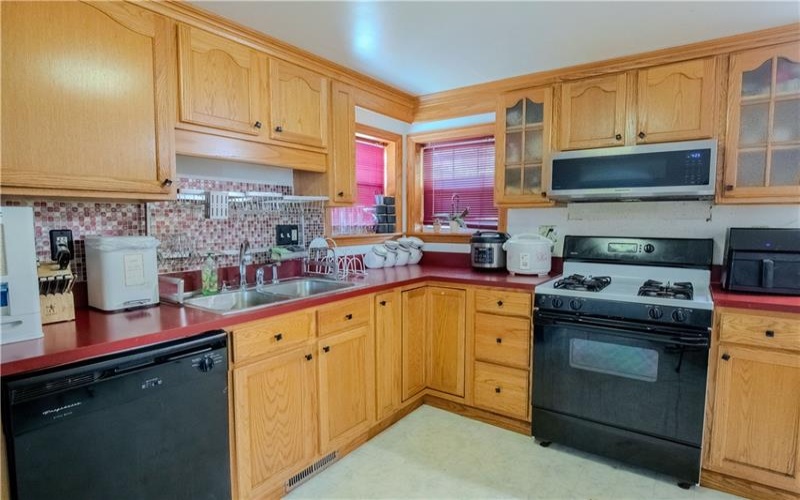 29 Crest St, Uniontown, 15401, 3 Bedroom Bedrooms, ,1 BathroomBathrooms,Residential,For Sale,Crest St,1778753