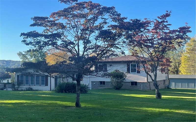 126 Edgemont Rd, Ligonier, 15658, 3 Bedroom Bedrooms, 9 Room Rooms,2 BathroomBathrooms,Residential,For Sale,Edgemont Rd,1778736