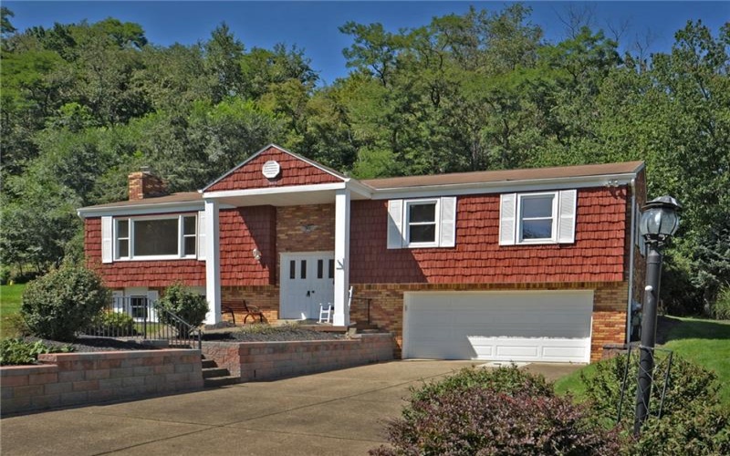 3609 FORBES TRAIL DRIVE, Murrysville, 15668, 3 Bedroom Bedrooms, 8 Room Rooms,2.1 BathroomBathrooms,Residential,For Sale,FORBES TRAIL DRIVE,1778738