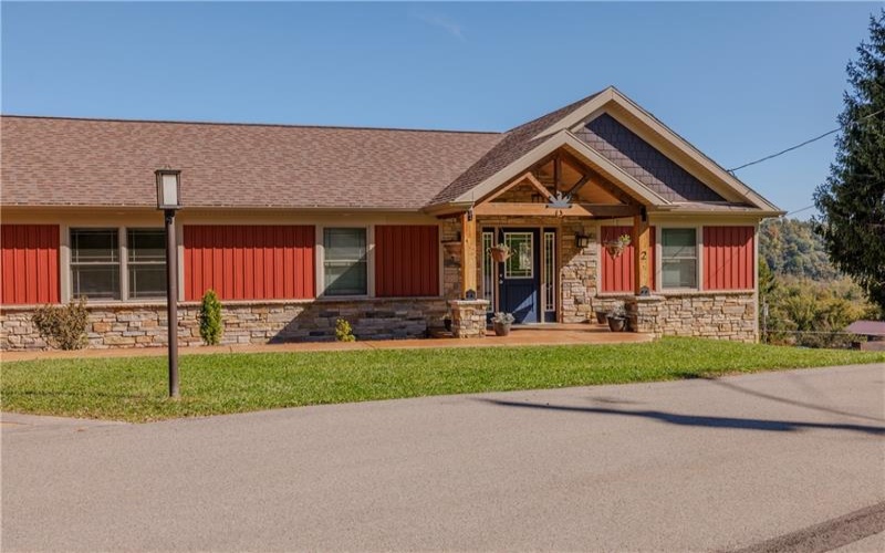 2 Nellie Ave, Dunlevy, 15432, 3 Bedroom Bedrooms, 7 Room Rooms,2.1 BathroomBathrooms,Residential,For Sale,Nellie Ave,1778895