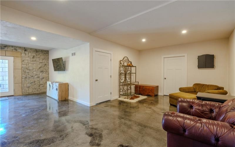 2 Nellie Ave, Dunlevy, 15432, 3 Bedroom Bedrooms, 7 Room Rooms,2.1 BathroomBathrooms,Residential,For Sale,Nellie Ave,1778895