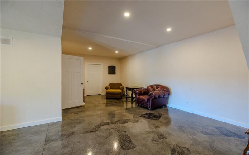 2 Nellie Ave, Dunlevy, 15432, 3 Bedroom Bedrooms, 7 Room Rooms,2.1 BathroomBathrooms,Residential,For Sale,Nellie Ave,1778895
