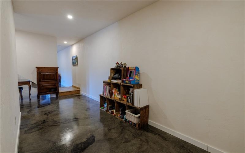 2 Nellie Ave, Dunlevy, 15432, 3 Bedroom Bedrooms, 7 Room Rooms,2.1 BathroomBathrooms,Residential,For Sale,Nellie Ave,1778895