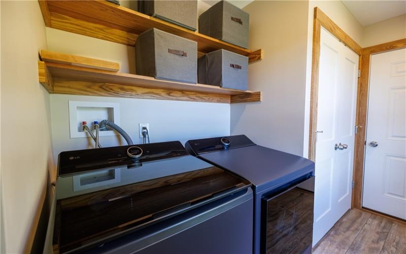 2 Nellie Ave, Dunlevy, 15432, 3 Bedroom Bedrooms, 7 Room Rooms,2.1 BathroomBathrooms,Residential,For Sale,Nellie Ave,1778895