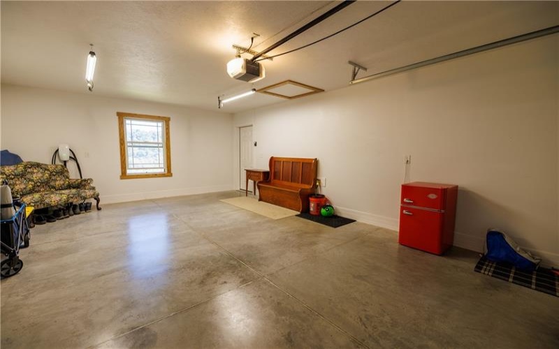 2 Nellie Ave, Dunlevy, 15432, 3 Bedroom Bedrooms, 7 Room Rooms,2.1 BathroomBathrooms,Residential,For Sale,Nellie Ave,1778895