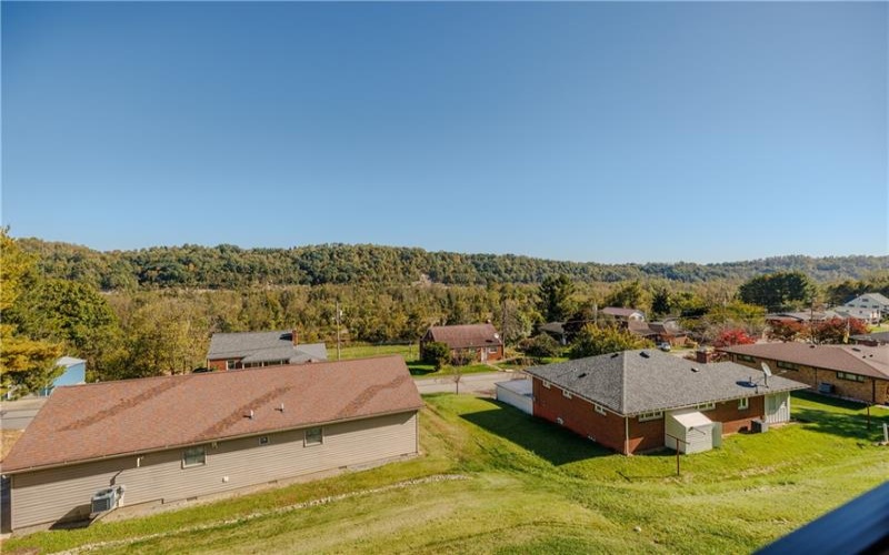 2 Nellie Ave, Dunlevy, 15432, 3 Bedroom Bedrooms, 7 Room Rooms,2.1 BathroomBathrooms,Residential,For Sale,Nellie Ave,1778895