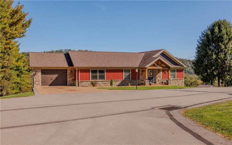 2 Nellie Ave, Dunlevy, 15432, 3 Bedroom Bedrooms, 7 Room Rooms,2.1 BathroomBathrooms,Residential,For Sale,Nellie Ave,1778895