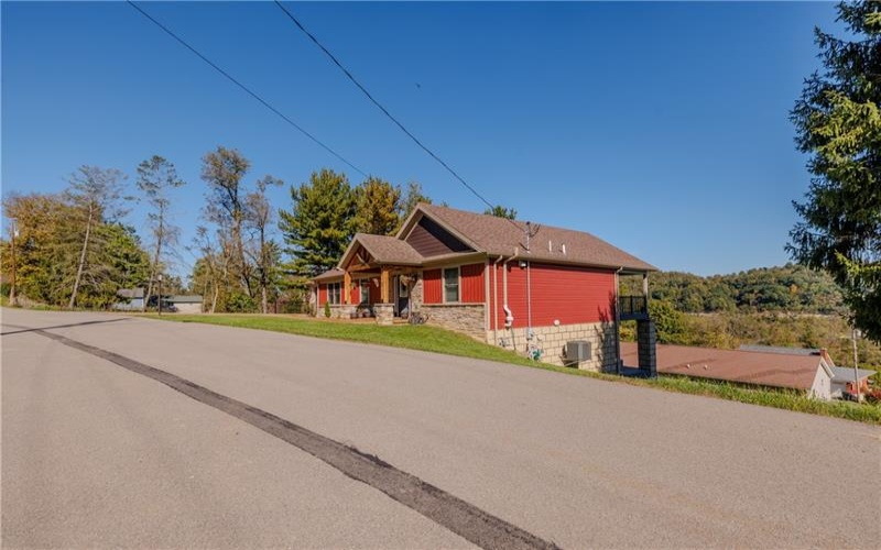 2 Nellie Ave, Dunlevy, 15432, 3 Bedroom Bedrooms, 7 Room Rooms,2.1 BathroomBathrooms,Residential,For Sale,Nellie Ave,1778895