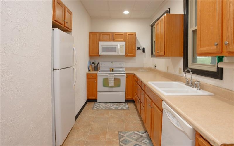 222 2nd St, Jeannette, 15644, 4 Bedroom Bedrooms, 7 Room Rooms,1.1 BathroomBathrooms,Residential,For Sale,2nd St,1778950