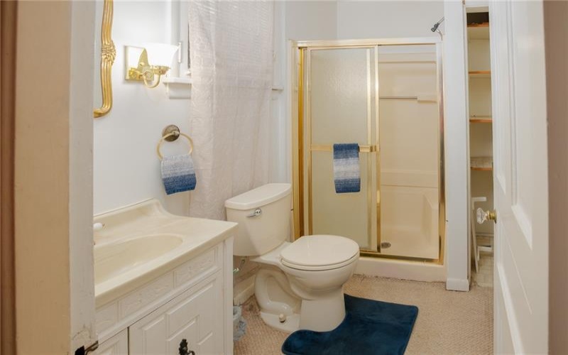 222 2nd St, Jeannette, 15644, 4 Bedroom Bedrooms, 7 Room Rooms,1.1 BathroomBathrooms,Residential,For Sale,2nd St,1778950